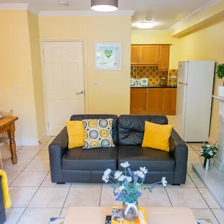 Spacious 4-bed Group Retreat * Limerick Junction