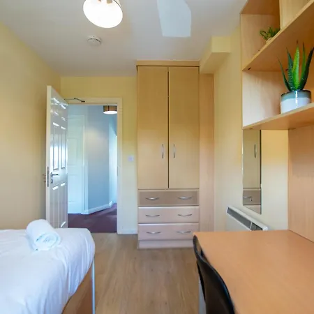 Spacious 4-bed Group Retreat Limerick Junction